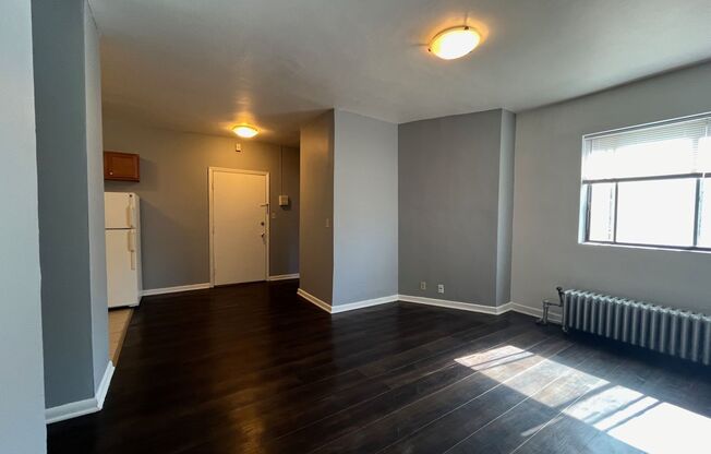 1 bed, 1 bath, $895, Unit 408