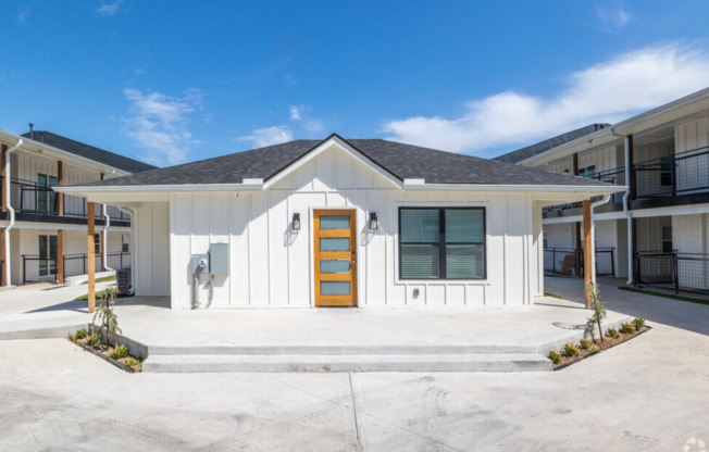 1 bed, 1 bath, 616 sqft, $1,049, Unit 23