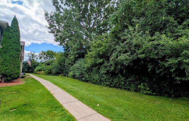 2 beds, 1 bath, 1,100 sqft, $1,319, Unit 1053 8305