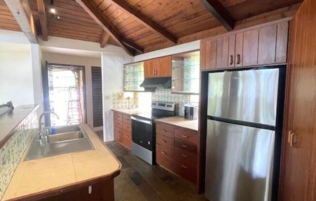 Gorgeous 2 Bedroom / 1 Bath in Waikane