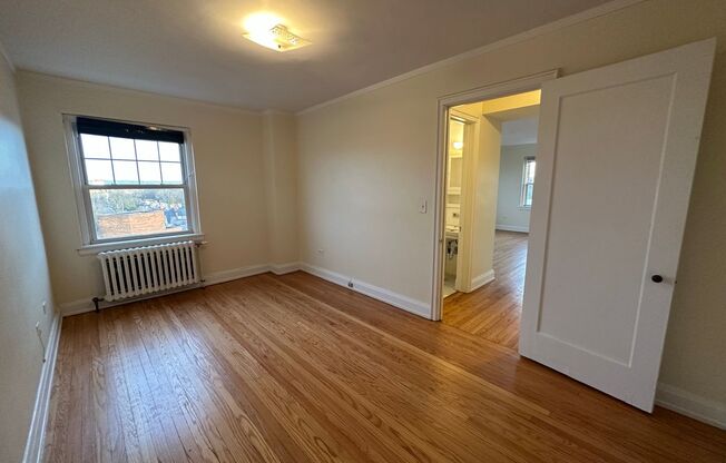 1 bed, 1 bath, 617 sqft, $1,850, Unit Wellington 902
