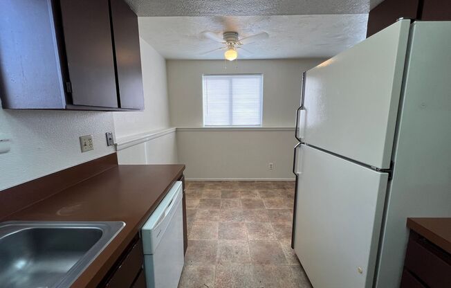 2 beds, 1 bath, $925, Unit 566 Chastain # 4