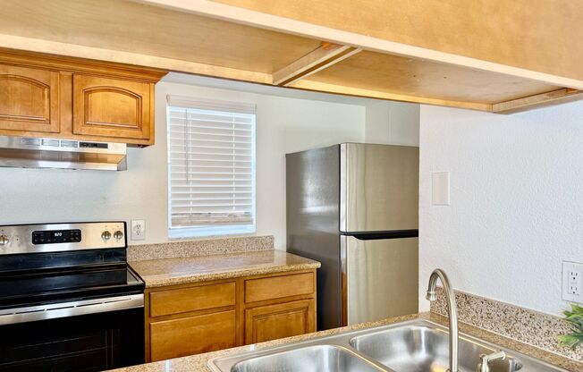 2 beds, 1 bath, 916 sqft, $1,495