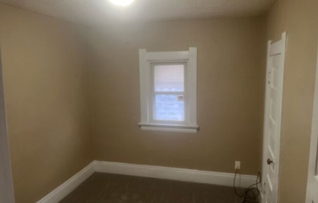 3 beds, 1 bath, $1,250