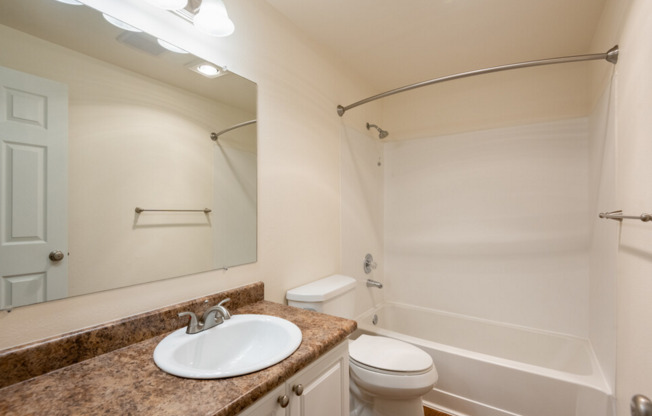 1 bed, 1 bath, 800 sqft, $1,575, Unit 1623