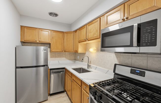 1 bed, 1 bath, 492 sqft, $1,800, Unit 535