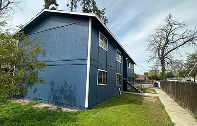 Updated Lower-Level 2 Bed Apartment – Great Location  Great Price!
