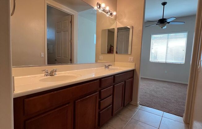 2 beds, 2 baths, $1,900, Unit #2001