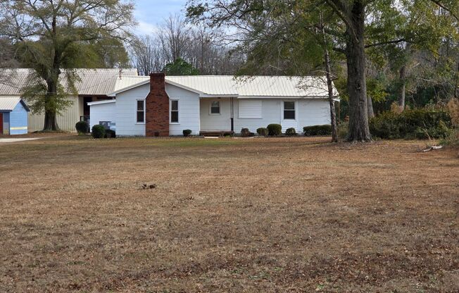 Country Living in Grays Creek! 3 Bedroom, 4 Baths