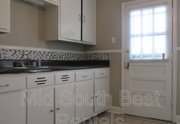 143 N Merton #3 (Jackson - University)