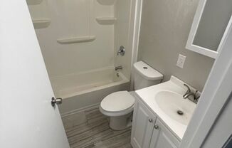 1 bed, 1 bath, $1,275, Unit 1059 Memorial Ave Unit 7