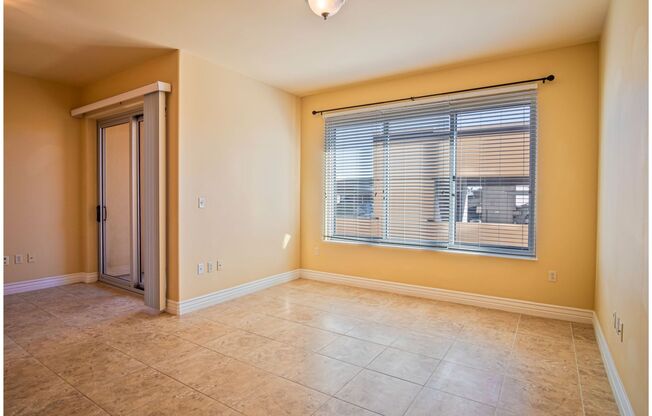 1 bed, 1.5 baths, 1,000 sqft, $1,590, Unit 504