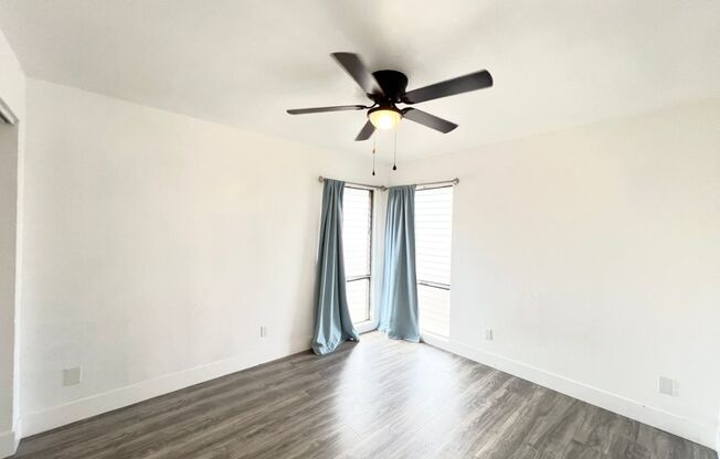 2 beds, 1 bath, $2,350