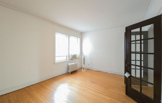 4501-09 N. Greenview