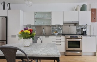 2 beds, 2 baths, 1,019 sqft, $4,900, Unit 305