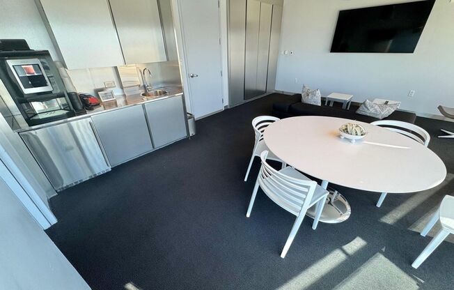 1 bed, 1 bath, $2,400, Unit # 2204