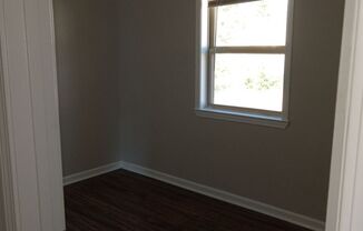 3 beds, 1 bath, $1,000