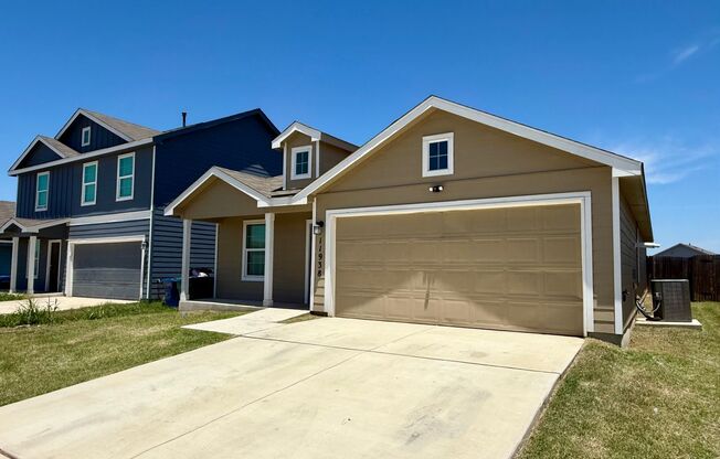 Beautiful home right next to Mission del Lago Golf Course!
