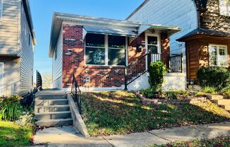 2 Bed 1 Bath  updated home - St. Louis' "The Hill" area