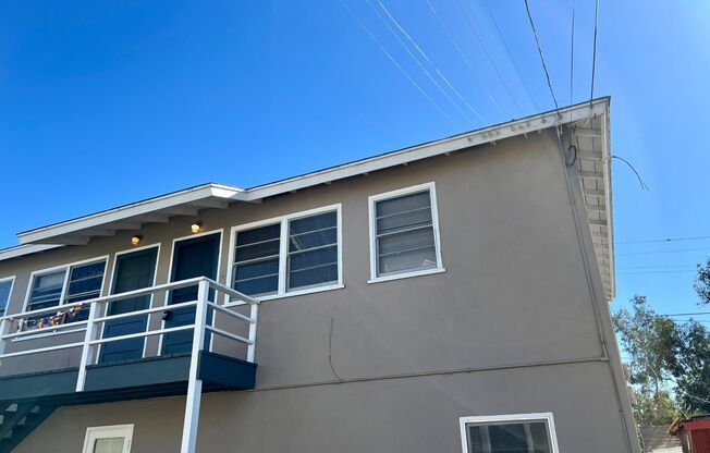 1BD 1BA Unit on the border of Hillcrest and University Heights - Freshly Painted, NEW Stove