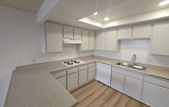 3 beds, 2.5 baths, 1,400 sqft, $3,595, Unit 1