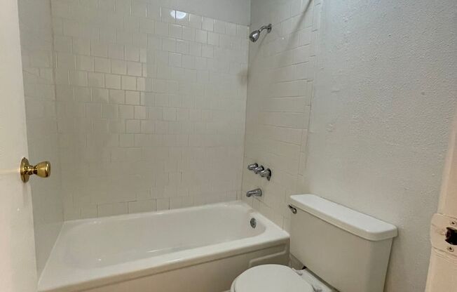 1 bed, 1 bath, 710 sqft, $960, Unit 138