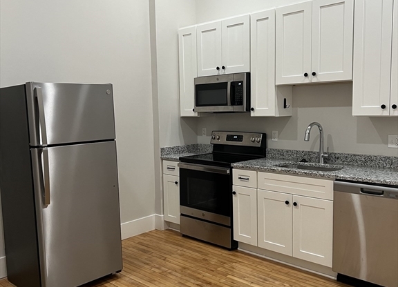 1 bed, 1 bath, 525 sqft, $1,550, Unit 19