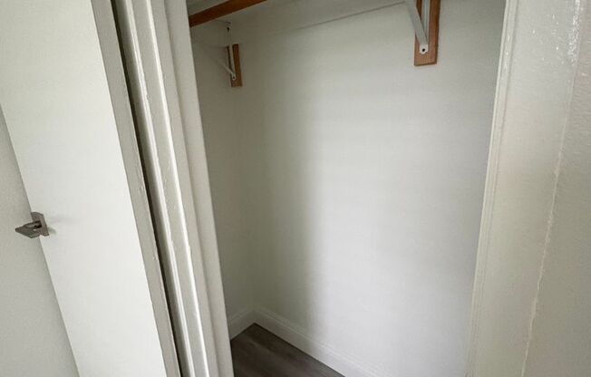 2 beds, 1 bath, 850 sqft, $2,225, Unit 9161-6