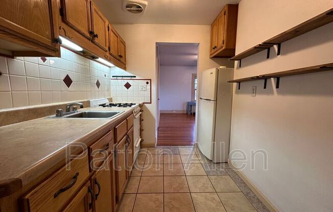105 EDWIN PL