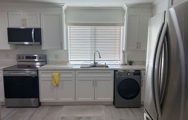 Bright & Airy 2-Bedroom Condo in Moraga, Furnished or Unfurnished