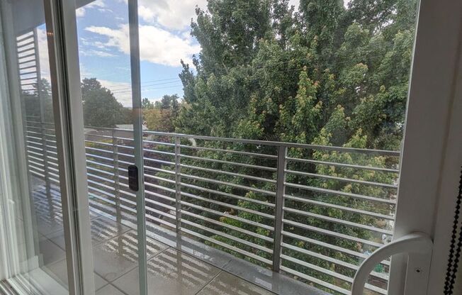 1 bed, 1 bath, 520 sqft, $1,375, Unit 412