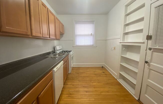 1 bed, 1 bath, $1,495, Unit B1