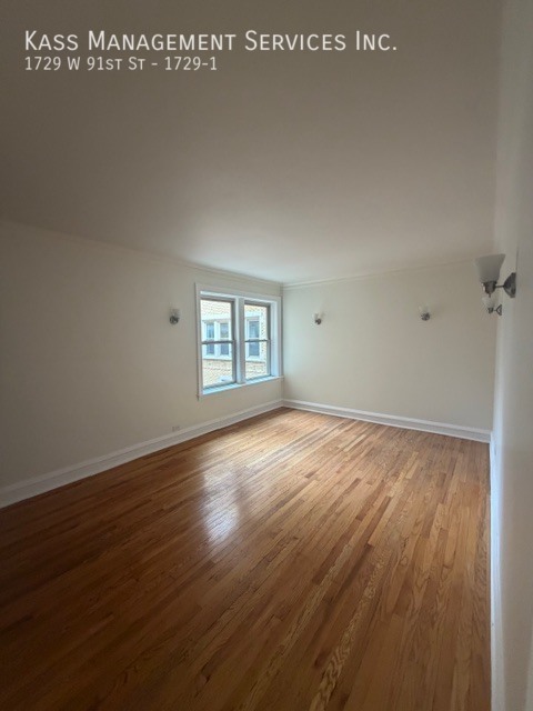 1729 W 91 ST