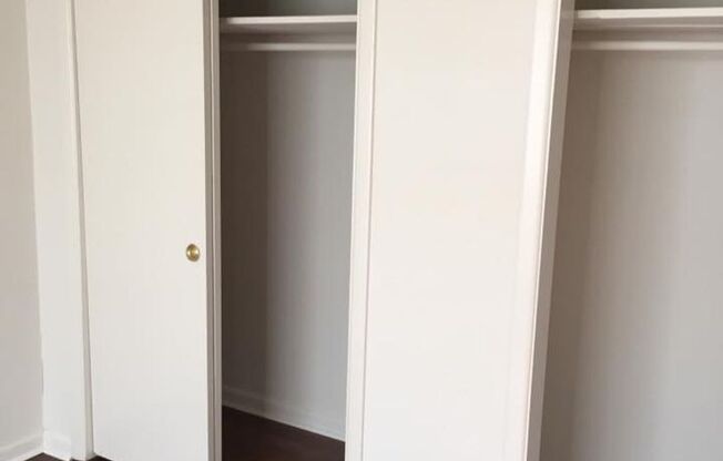 2 beds, 1 bath, 990 sqft, $1,165, Unit 3314