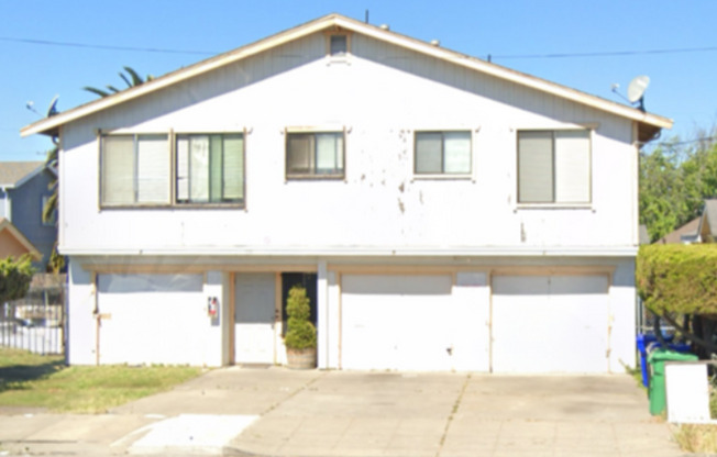 (254): 709 10th St (Apts A-C)