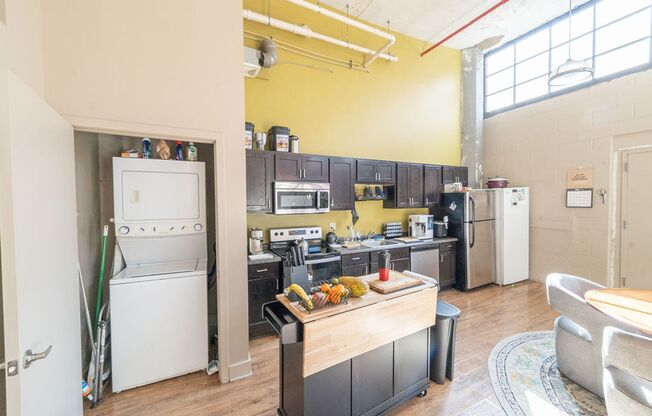 3 beds, 3 baths, $2,500, Unit 107 - C