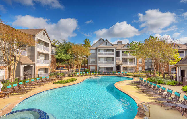 Lodge at Cypresswood Apartments - Resort-style pool