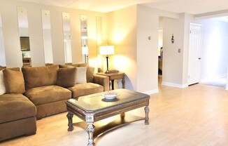 2 beds, 2 baths, 1,030 sqft, $2,600, Unit 43B