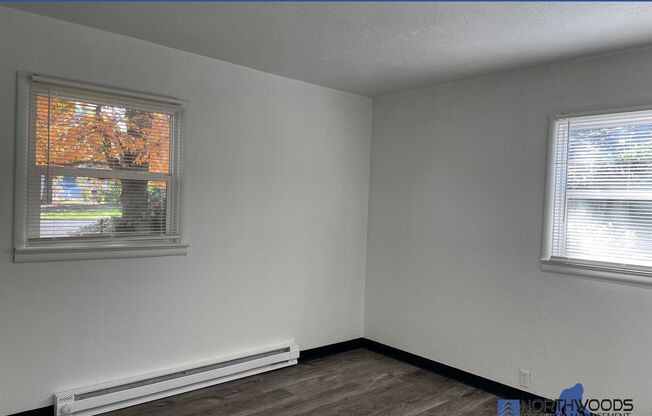 2 beds, 1 bath, $1,400