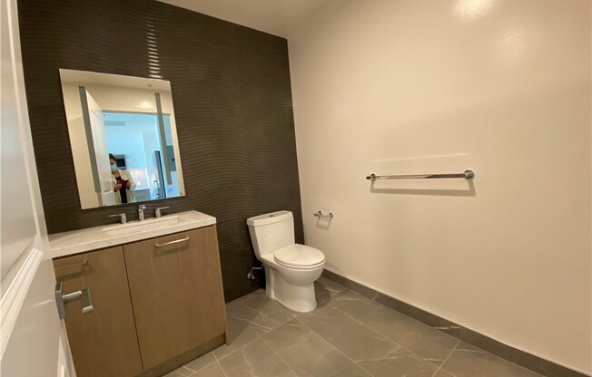 1 bed, 1 bath, 711 sqft, $3,000, Unit 2404