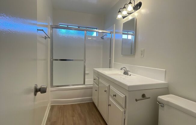 Upstairs 2 Bed 1 Bath, 1 Assigned Parking Space Included, 1.5 Miles From the Beach