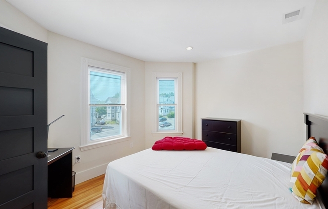 7 CHESTER AVE