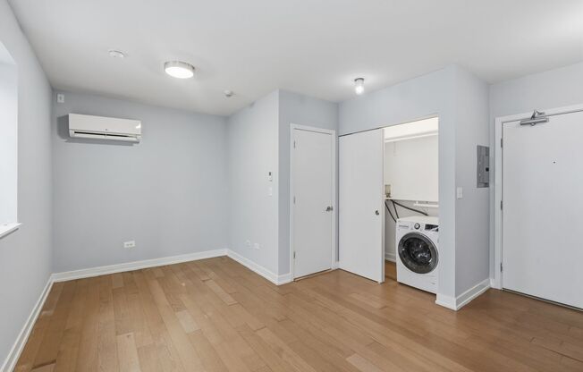 Studio, 1 bath, 238 sqft, $1,475, Unit 403
