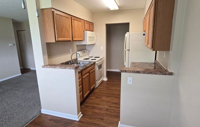 2 beds, 1 bath, 900 sqft, $895, Unit 11