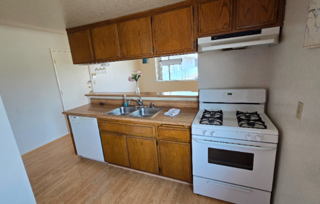 4446 W 136 ST