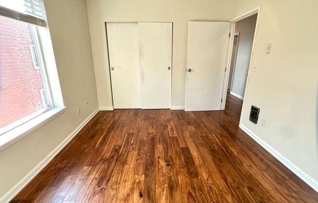 2 beds, 1 bath, $3,250