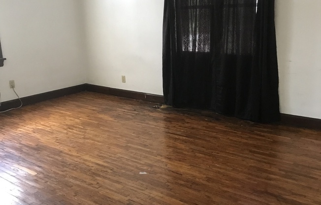 836/838 S 4th Street