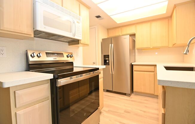 215 Chantilley Ln San Jose - 2 story 3 bed 1.5 bath Condo