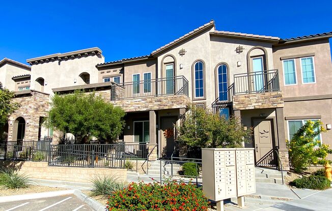 Spectacular 3 Bedroom Townhouse in Gate Community Near Sky Canyon and Centennial! Strip Views!