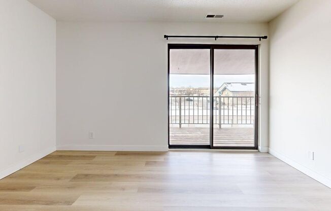 2 beds, 1 bath, 1,078 sqft, $1,000, Unit 201-307E